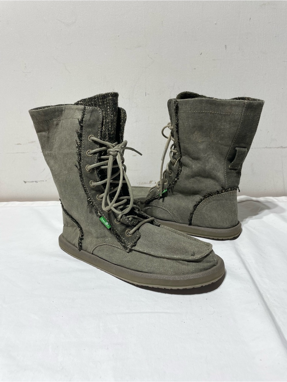 Sanuk Moccasin Boots Women’s 7 Olive Green Canvas Lace Up Tall Boho Rare 2013
